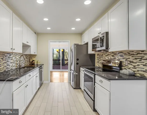 $799,900 | 18 Bentridge Court, Potomac, MD 20854