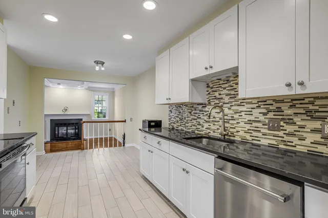 $799,900 | 18 Bentridge Court, Potomac, MD 20854