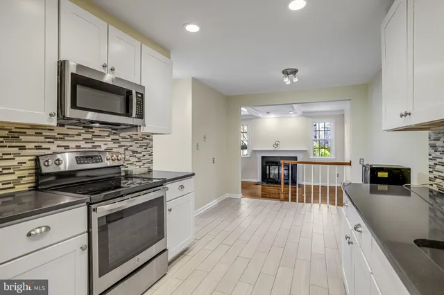 $799,900 | 18 Bentridge Court, Potomac, MD 20854