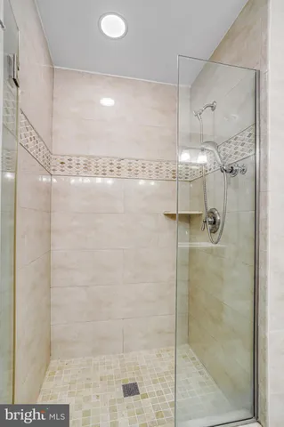 $799,900 | 18 Bentridge Court, Potomac, MD 20854