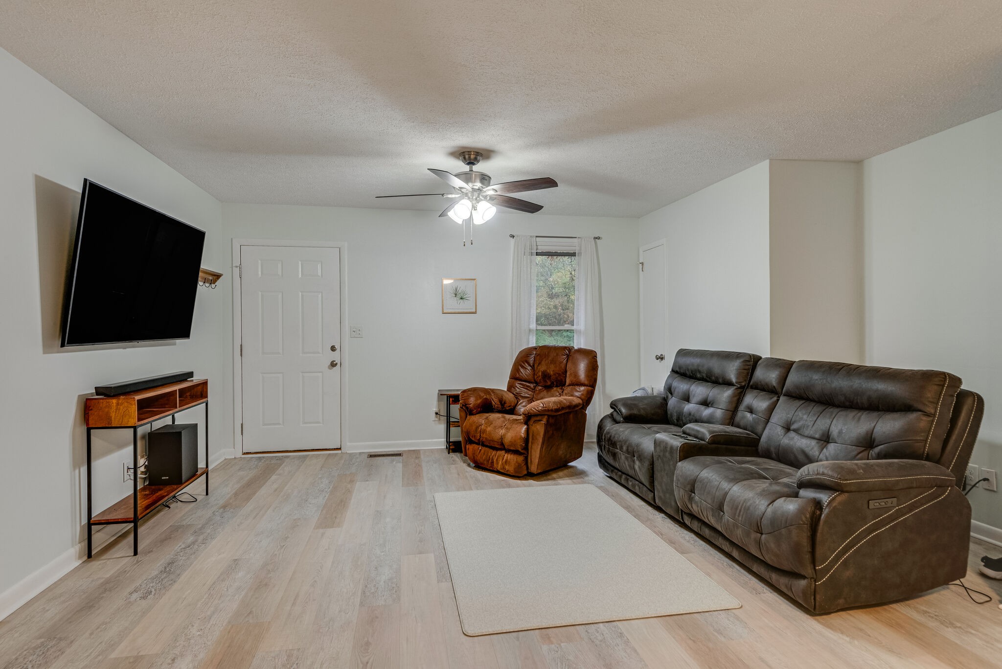 407 Blue Road Dickson, TN 37055 - Photo 5 of 29 Gallery Image 5