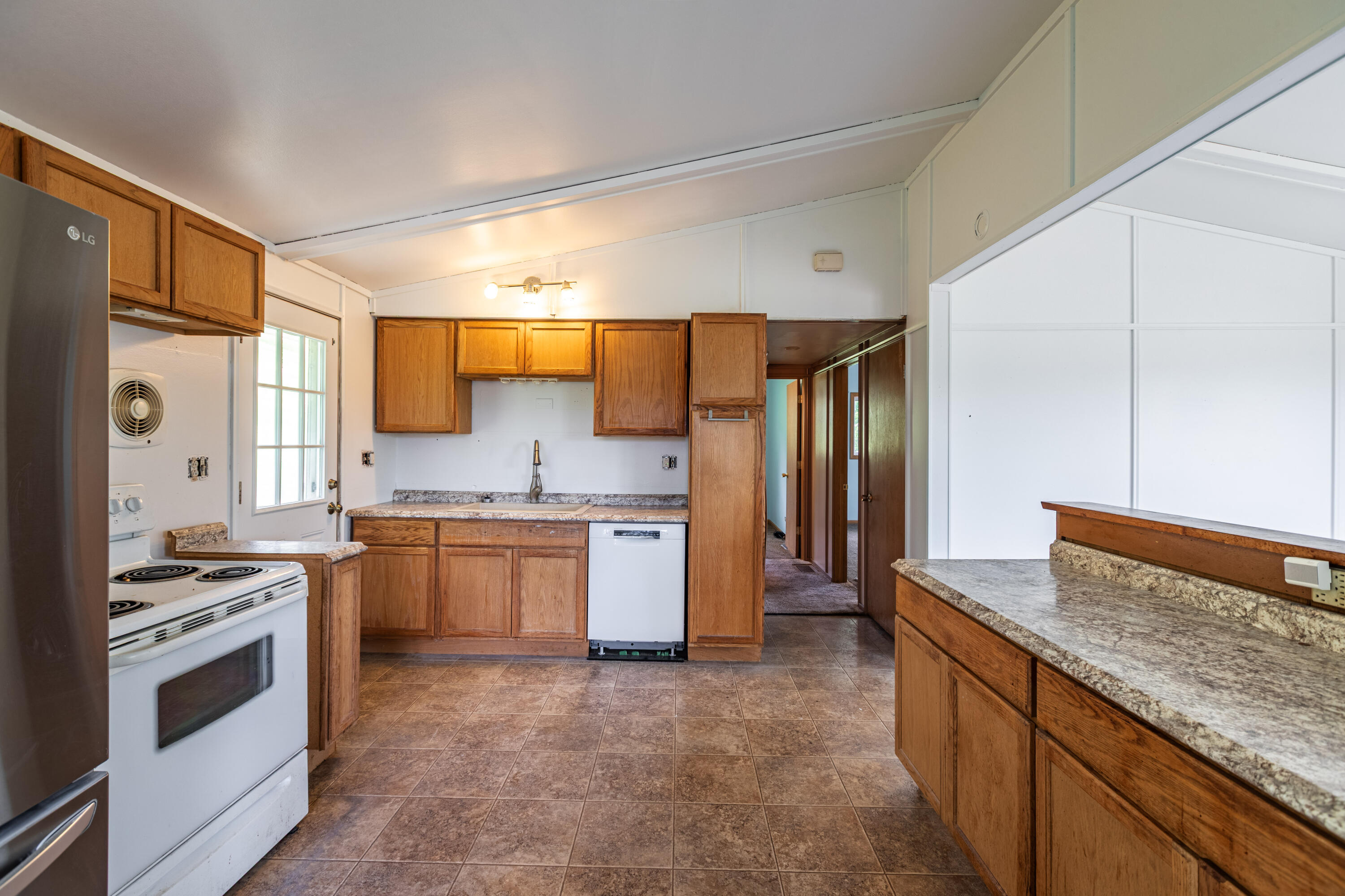 N1303 Leske Road Shelby, WI 54601 - Photo 8 of 28 C24I5494-HDR