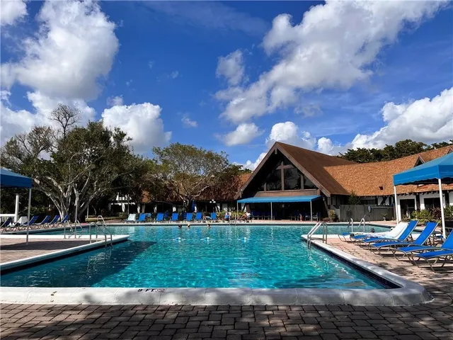 $125,000 | 3690 Inverrary Drive, Unit 2C, Lauderhill, FL 33319