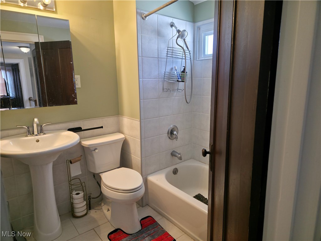 1425 Crescent Road Southwest Canton, OH 44710 - Photo 24 of 35