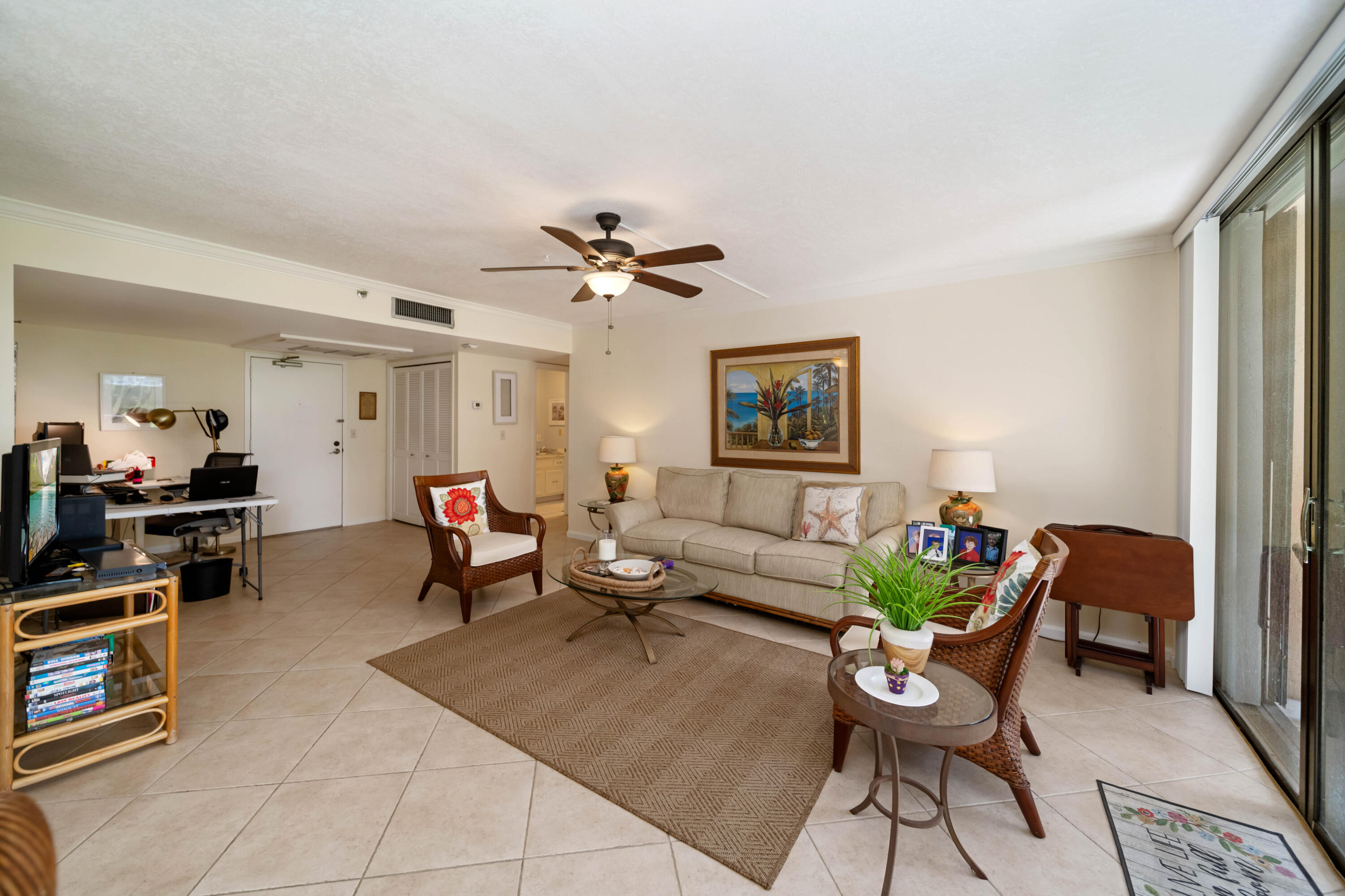 899 Jeffery Street, Unit 107 Boca Raton, FL 33487 - Photo 14 of 43 FXX_9574