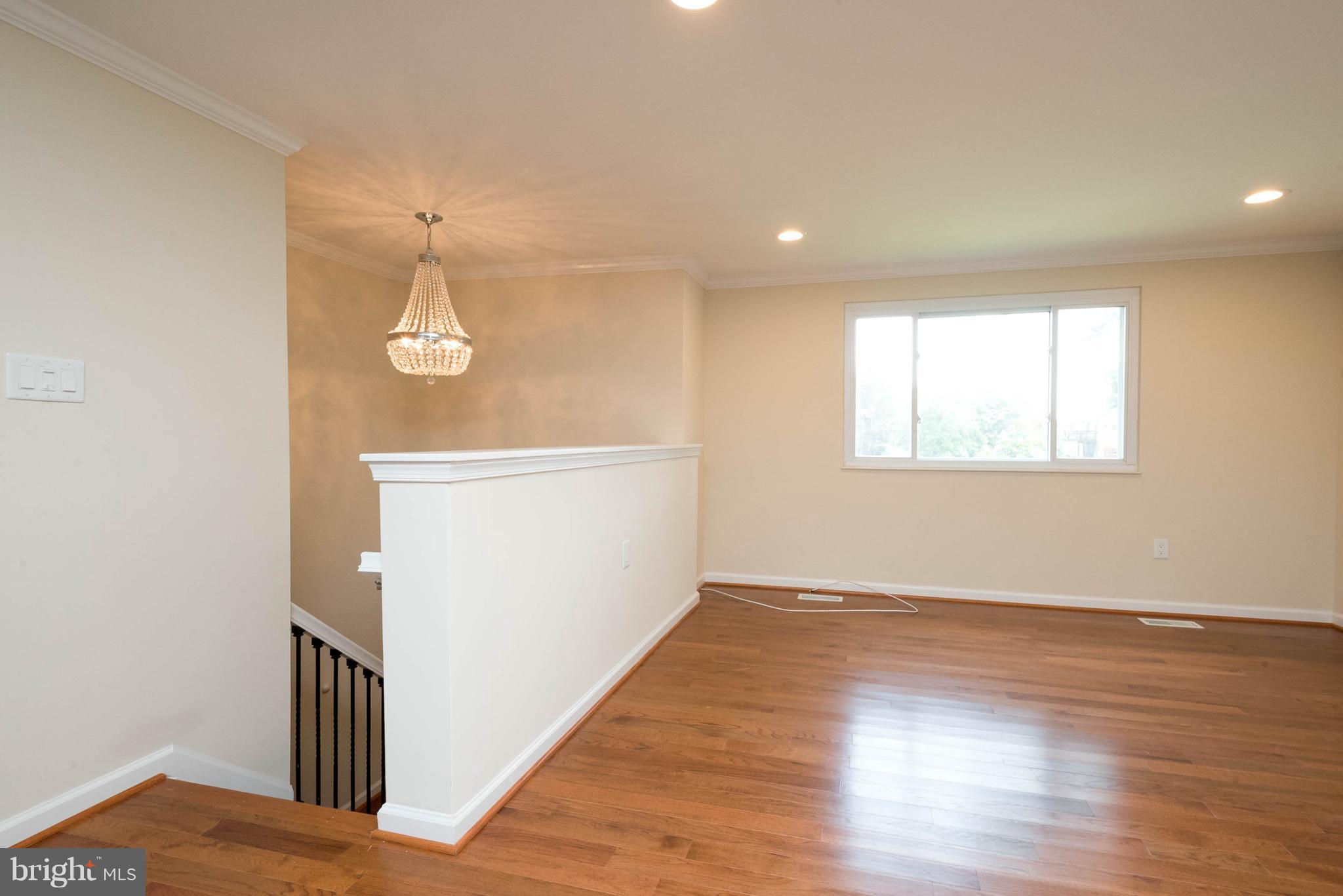 12203 Deka Road Clinton, MD 20735 - Photo 3 of 25 Living Room