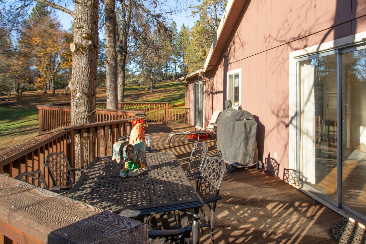 10095 Frenchtown Dobbins Road Dobbins, CA 95935 - Photo 27 of 46 a view of balcony with furniture