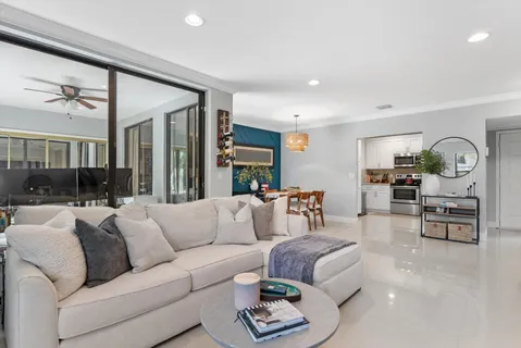 $325,000 | 4475 Carambola Circle South, Unit 27328, Pompano Beach, FL 33066