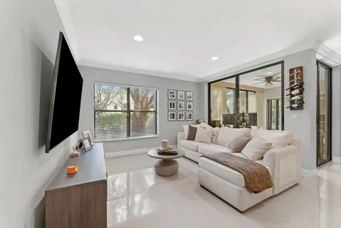 $325,000 | 4475 Carambola Circle South, Unit 27328, Pompano Beach, FL 33066