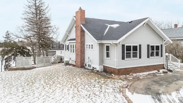 $485,000 | 1721 West Main Street, Little Chute, WI 54911