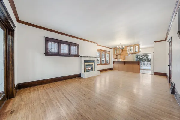 $485,000 | 1721 West Main Street, Little Chute, WI 54911