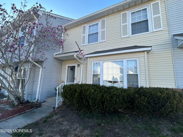 $309,900 | 99 Joan Court, Jackson, NJ 08527