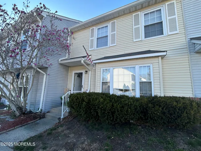 $309,900 | 99 Joan Court, Jackson, NJ 08527