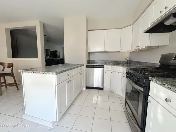 $309,900 | 99 Joan Court, Jackson, NJ 08527