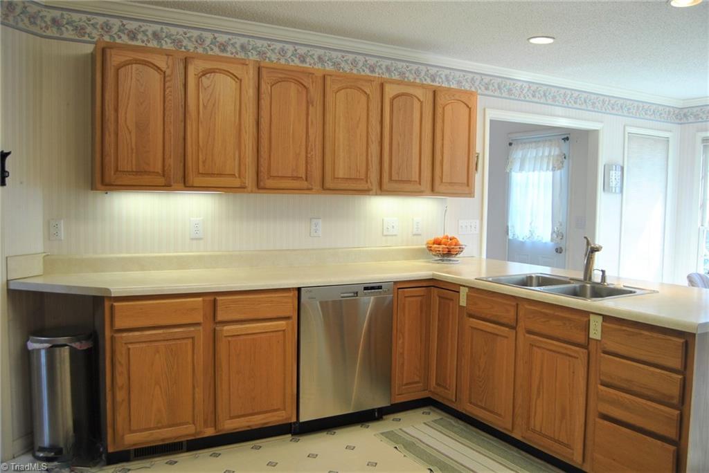 5306 Tower Road Greensboro, NC 27410 - Photo 5 of 16 Gallery Image 5