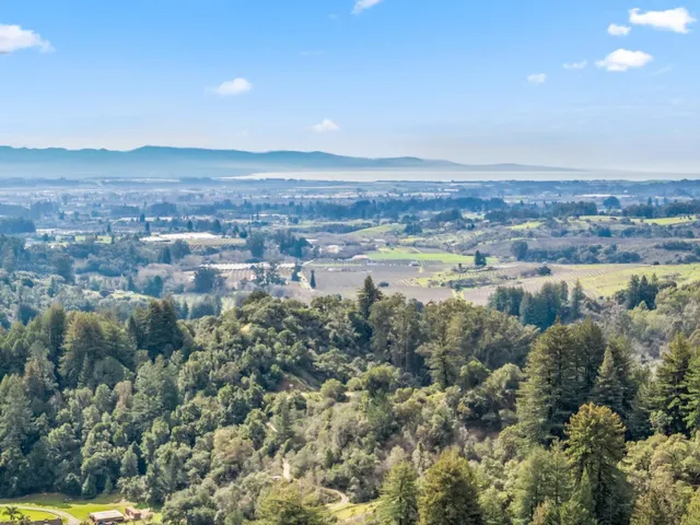 $1,250,000 | 530 Apple Valley Lane, Watsonville, CA 95076