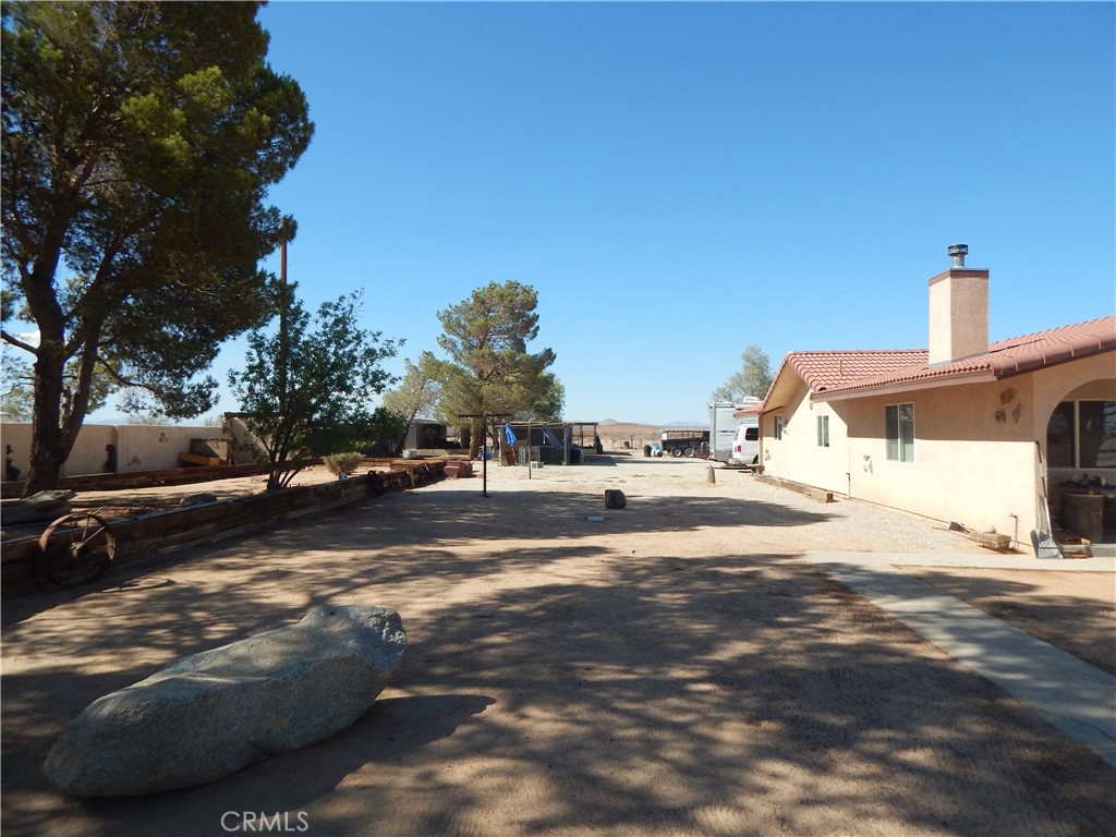 14637 Castle Butte Road North Edwards, CA 93523 - Photo 5 of 28