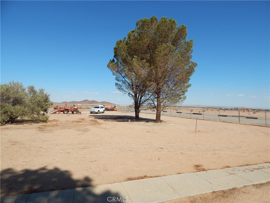 14637 Castle Butte Road North Edwards, CA 93523 - Photo 9 of 28