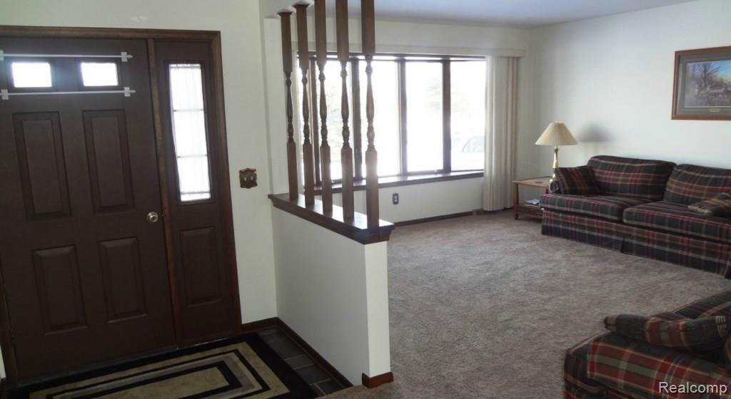 4440 Palms Road Casco, MI 48064 - Photo 4 of 19 Foyer.jpg