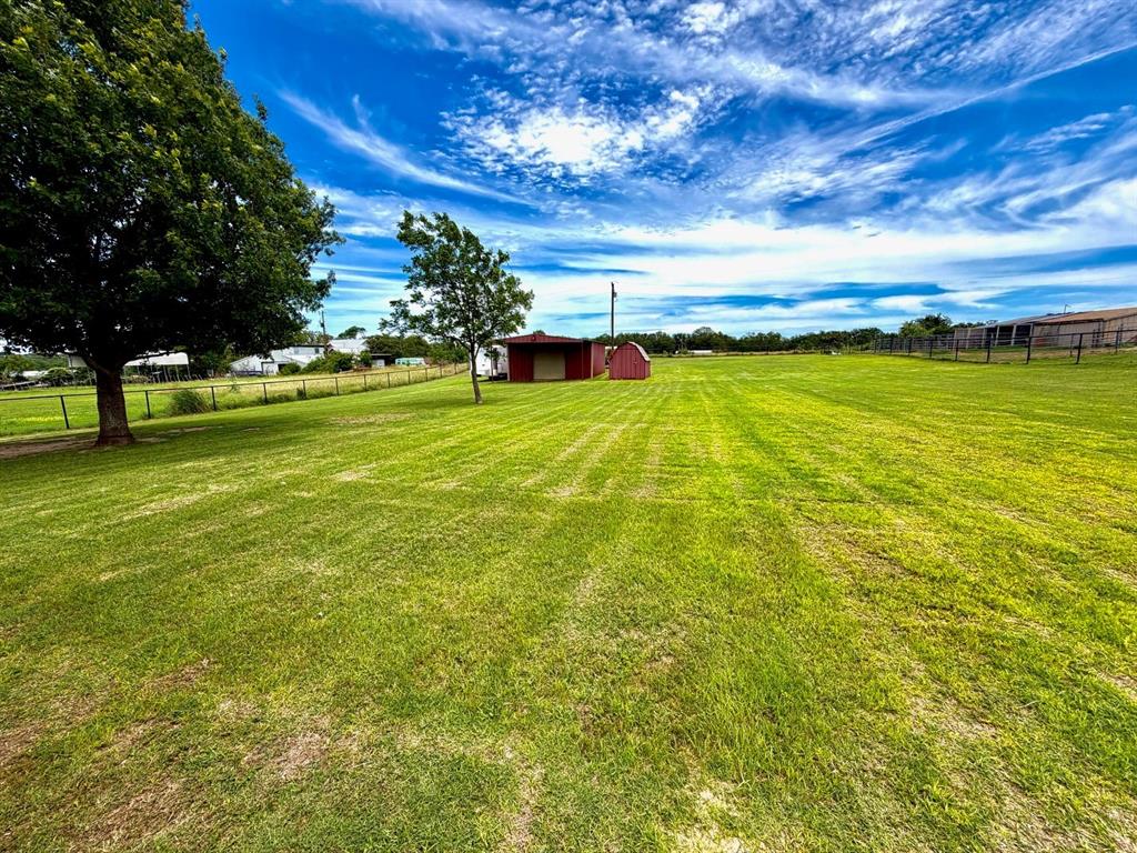 826 Gilliland Road Springtown, TX 76082 - Photo 13 of 27