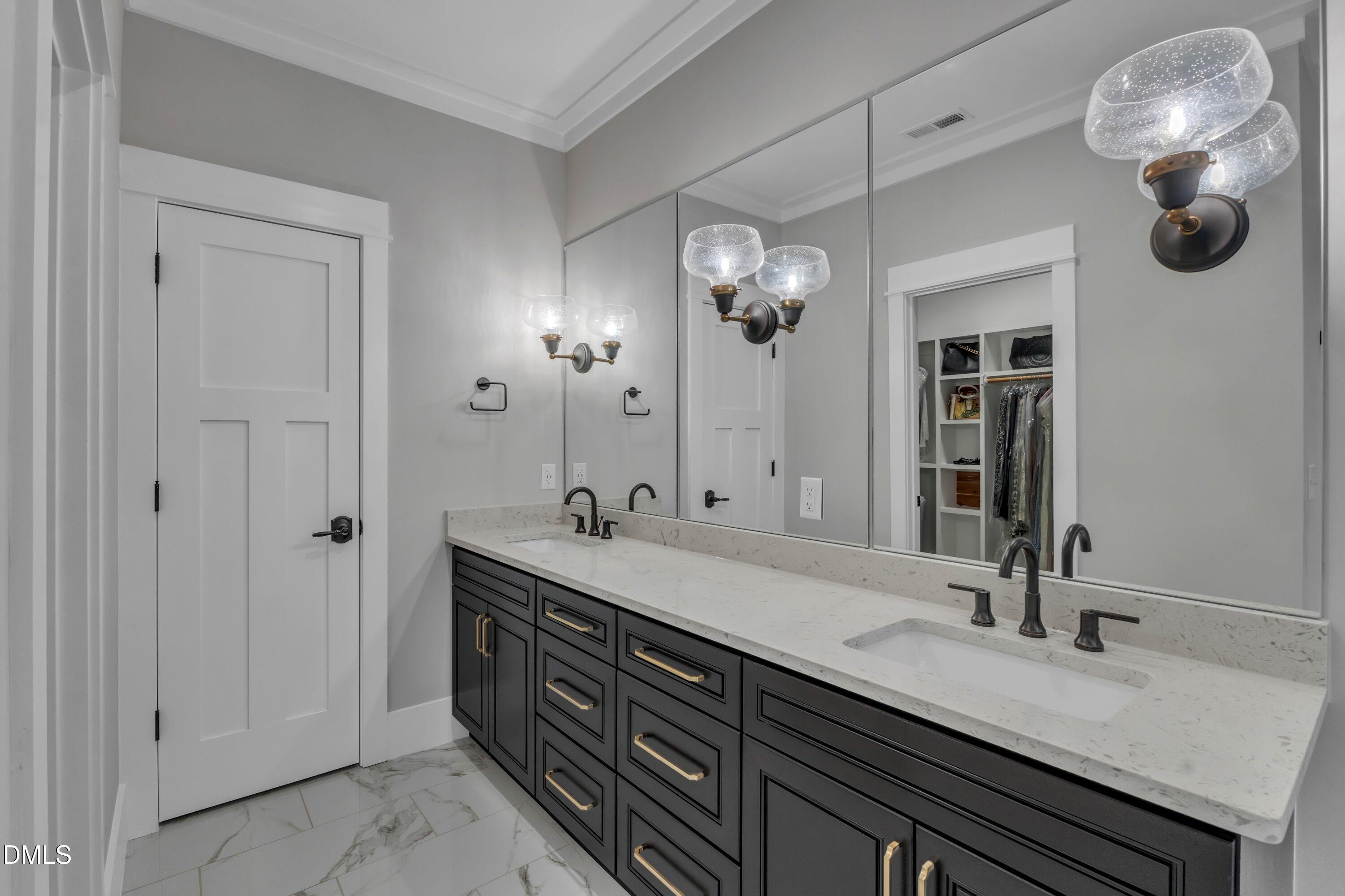 501 Hamilton Cottage Way Raleigh, NC 27605 - Photo 21 of 36 38-511 Hamilton Cottage-13