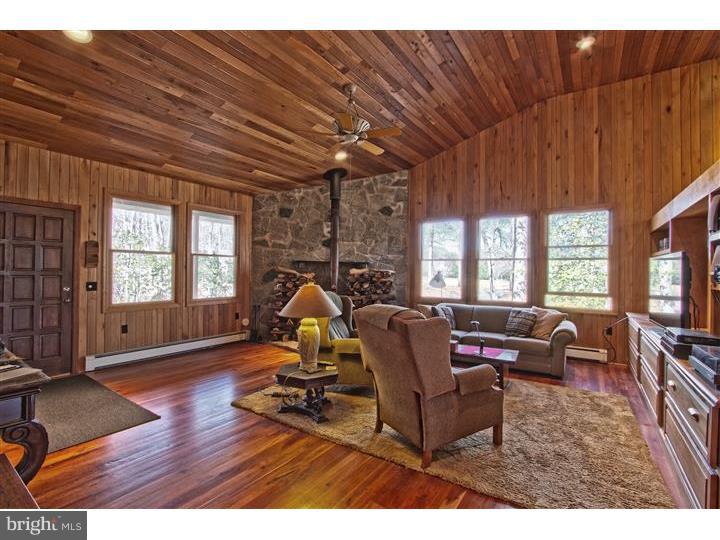 148 Larrison Road Wrightstown, NJ 08562 - Photo 5 of 25 Gallery Image 5