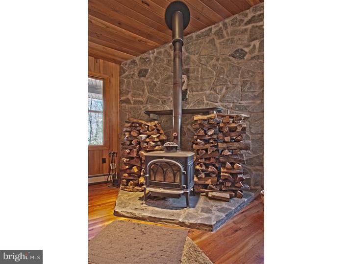 148 Larrison Road Wrightstown, NJ 08562 - Photo 7 of 25 Gallery Image 7