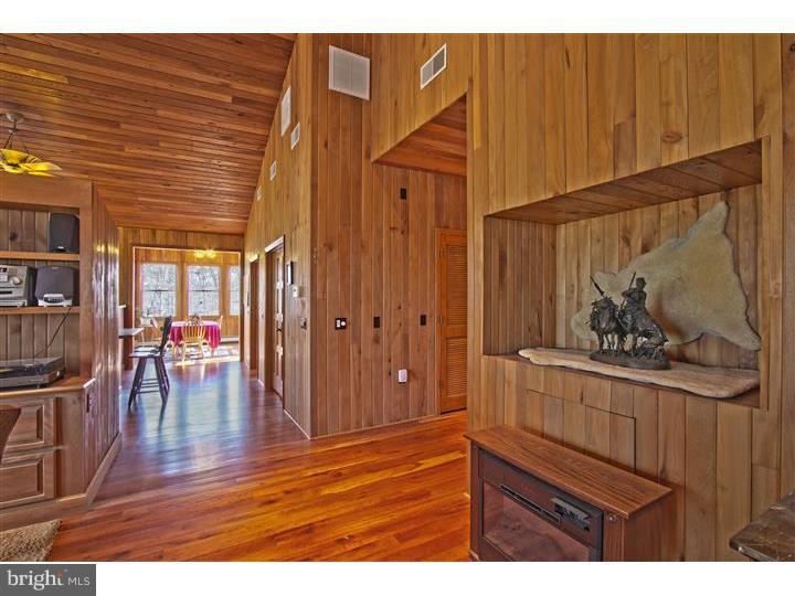 148 Larrison Road Wrightstown, NJ 08562 - Photo 8 of 25 Gallery Image 8