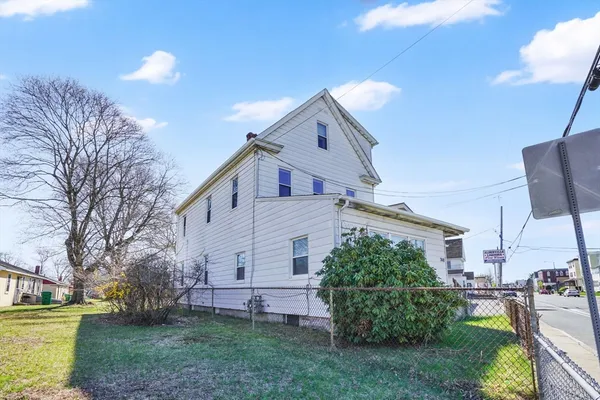 $499,000 | 748 Grattan Street, Chicopee, MA 01020