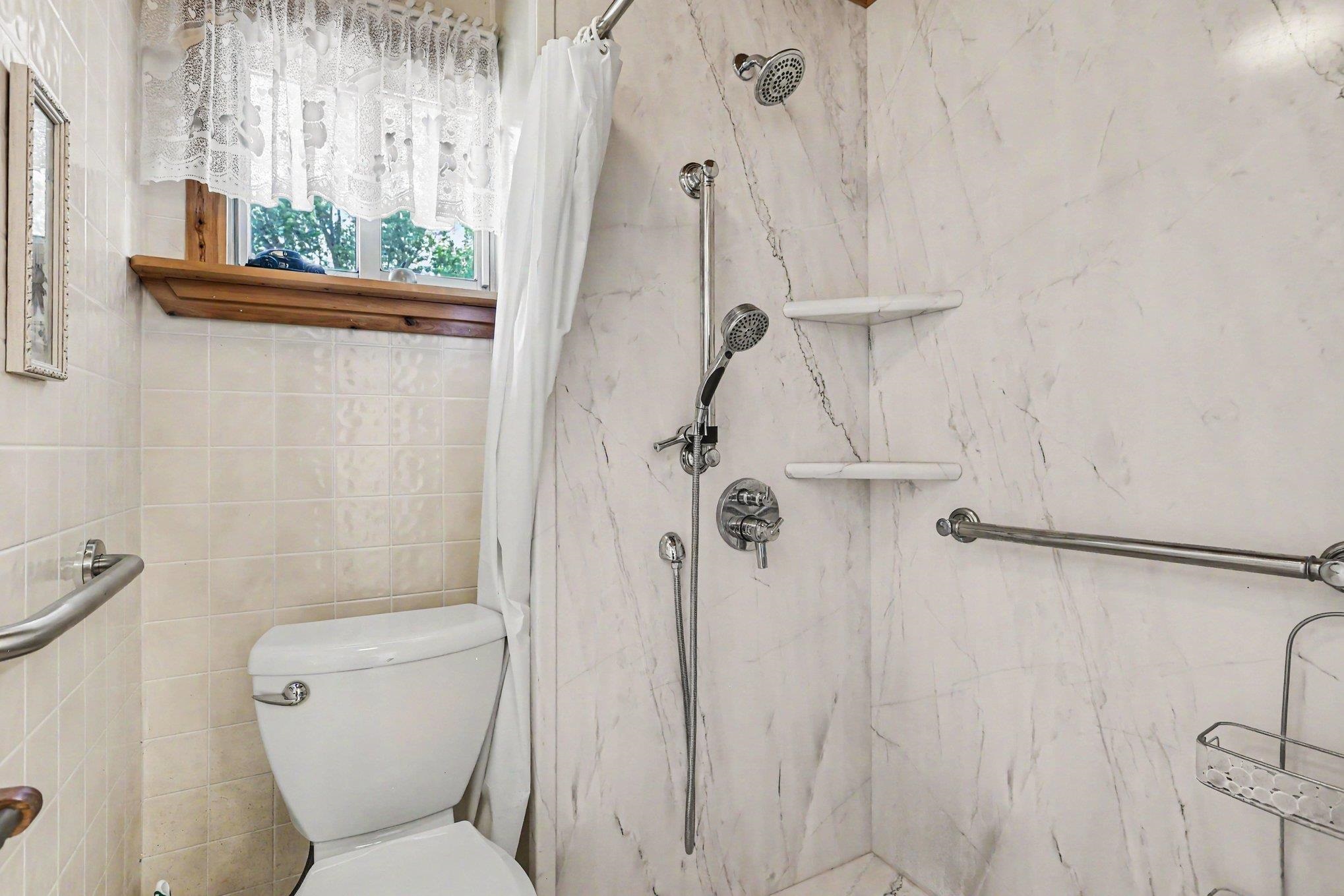 2437 Amelith Road Bay City, MI 48706 - Photo 20 of 36