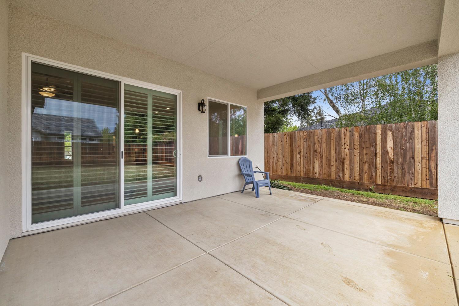 3700 Colorado Avenue Turlock, CA 95382 - Photo 35 of 46 a view of backyard with a tub and wooden fence