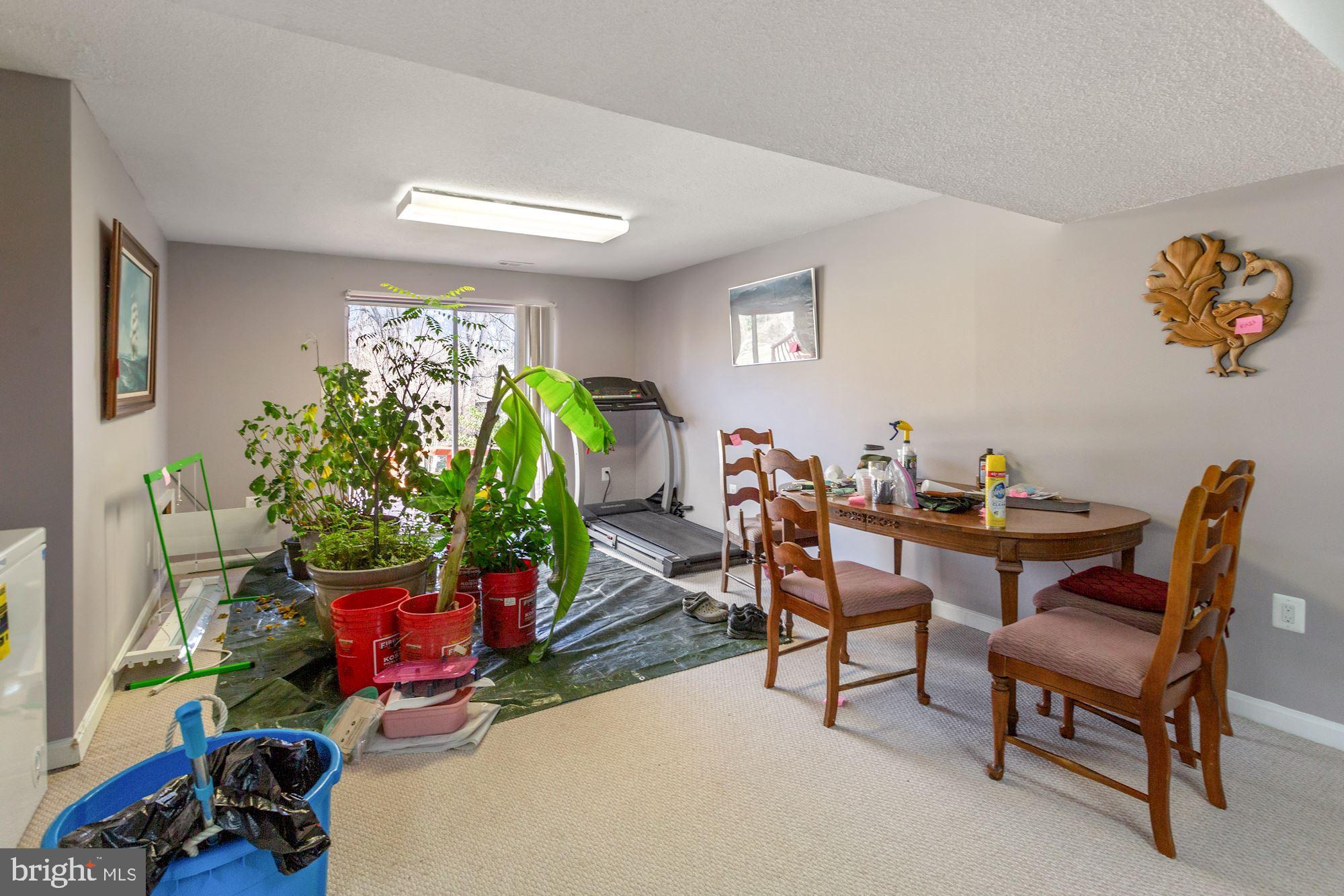 6042 Munson Hill Road Falls Church, VA 22044 - Photo 36 of 77