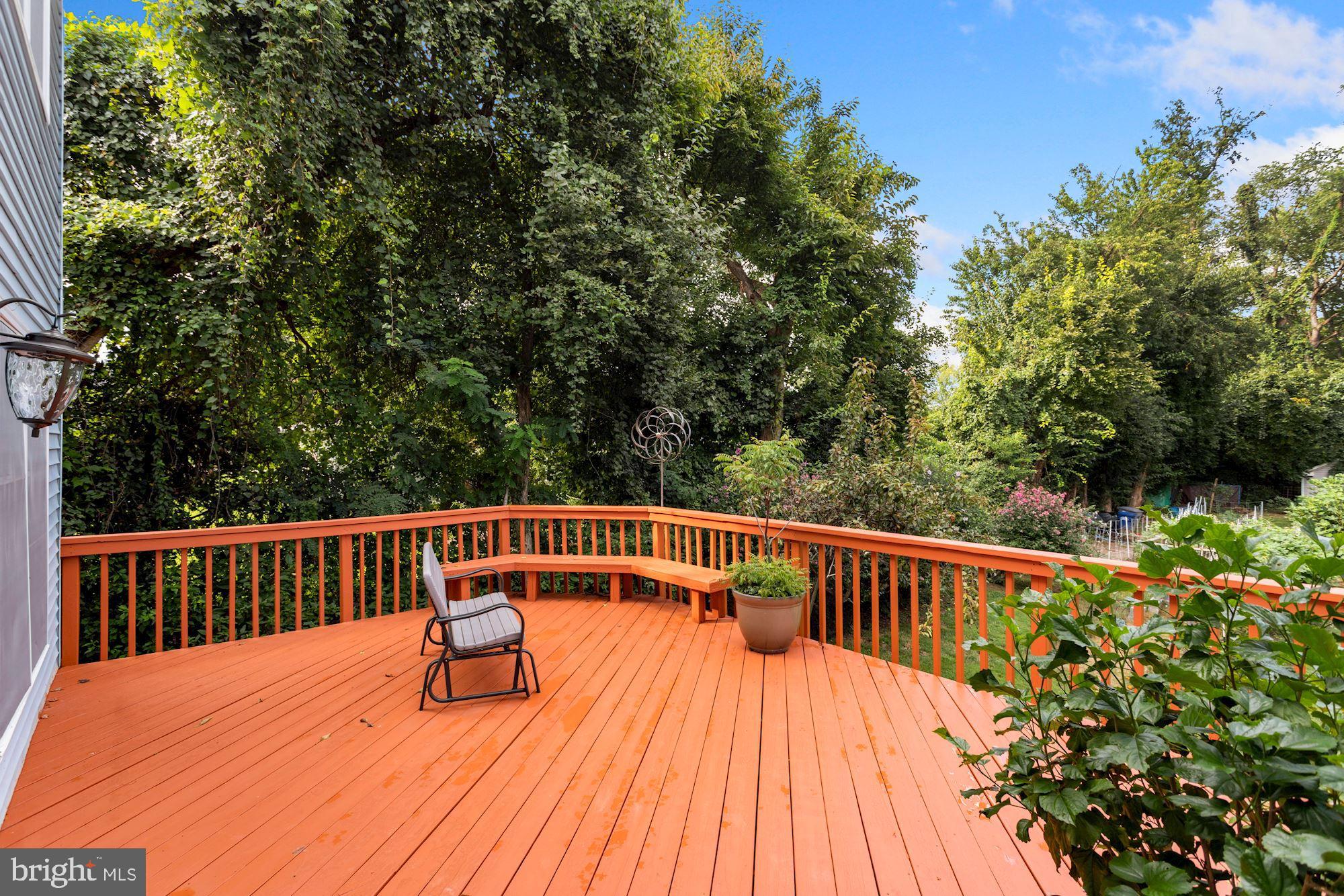 6042 Munson Hill Road Falls Church, VA 22044 - Photo 41 of 77 Huge Deck