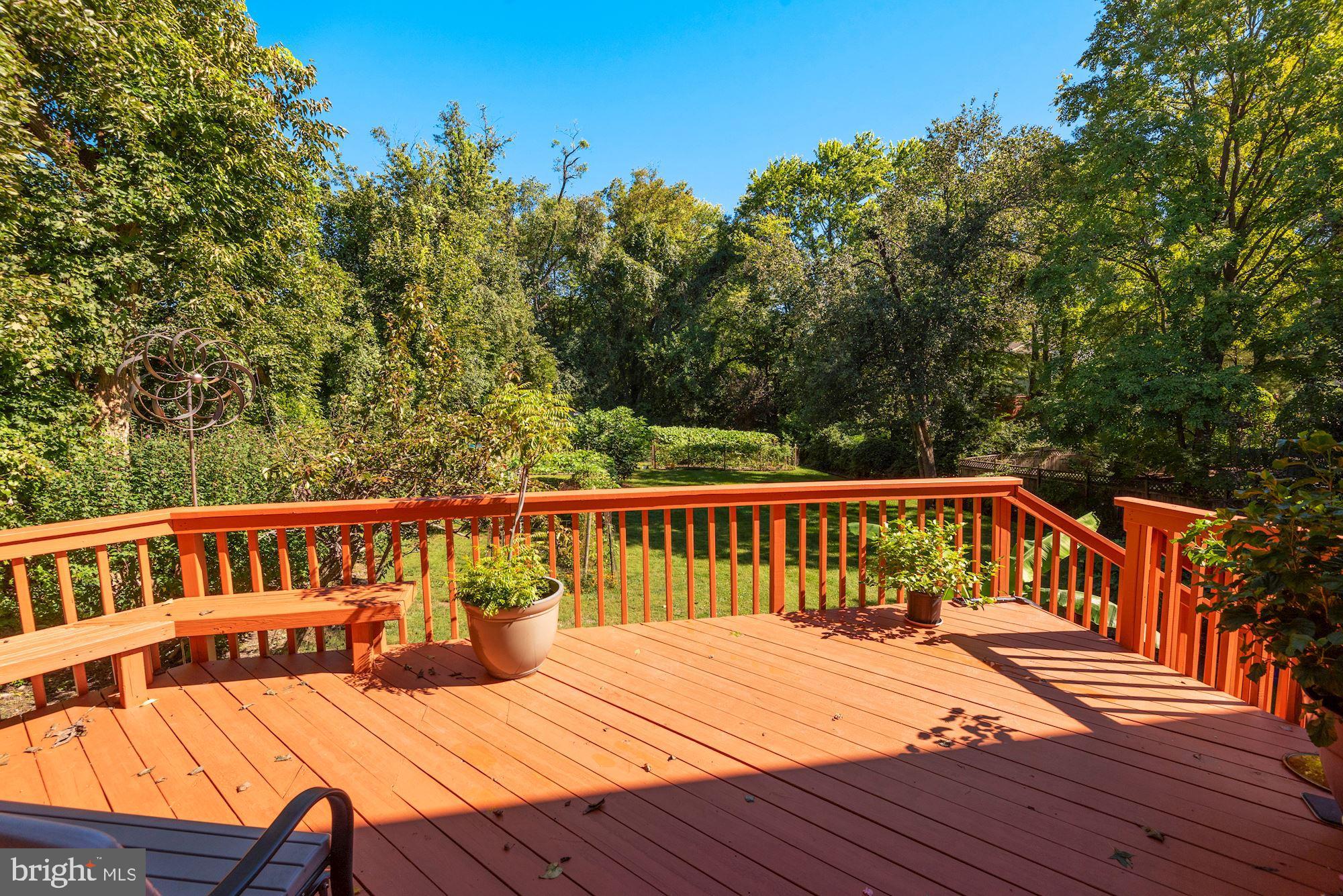 6042 Munson Hill Road Falls Church, VA 22044 - Photo 43 of 77 Wooden Deck