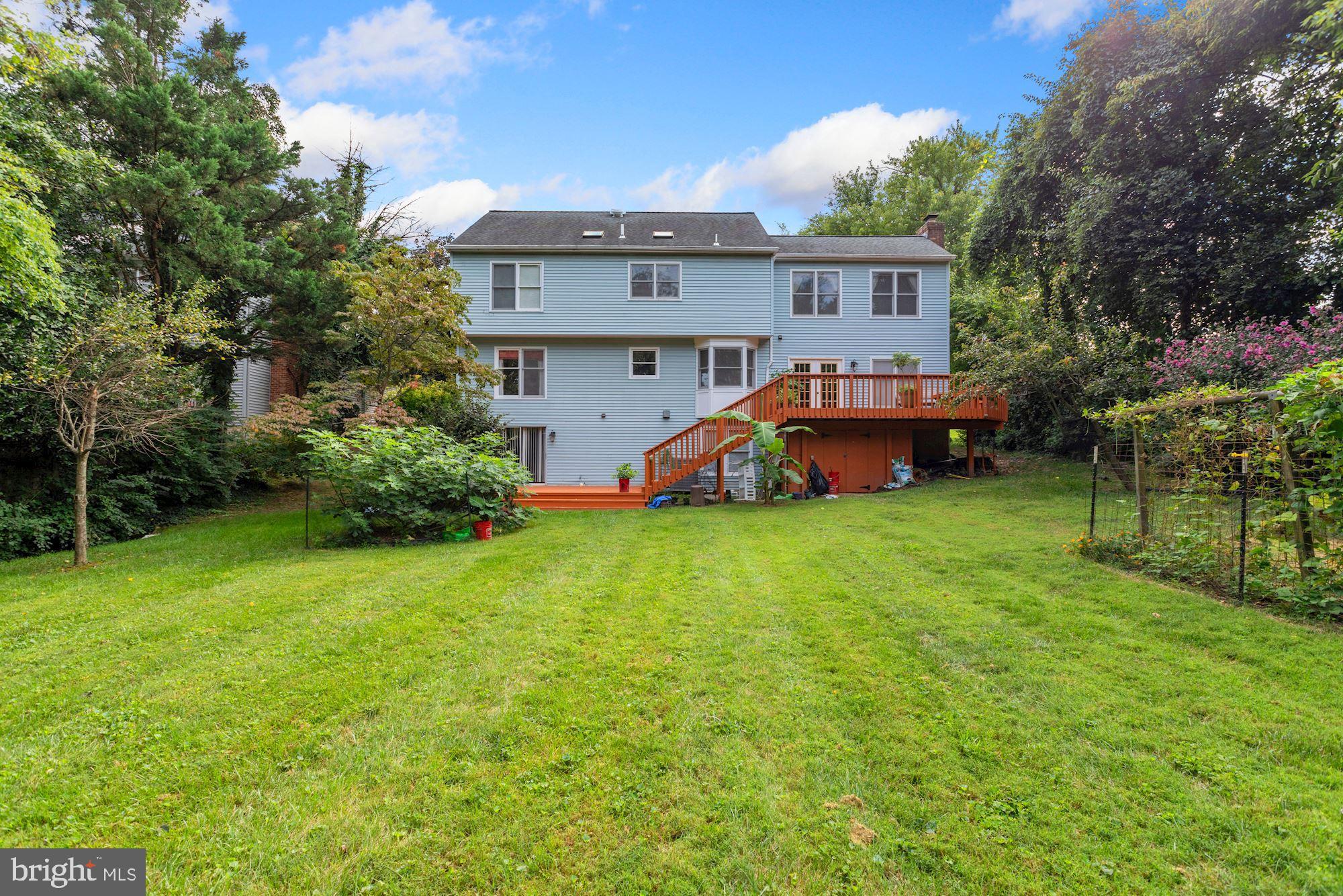 6042 Munson Hill Road Falls Church, VA 22044 - Photo 49 of 77 Back View Long