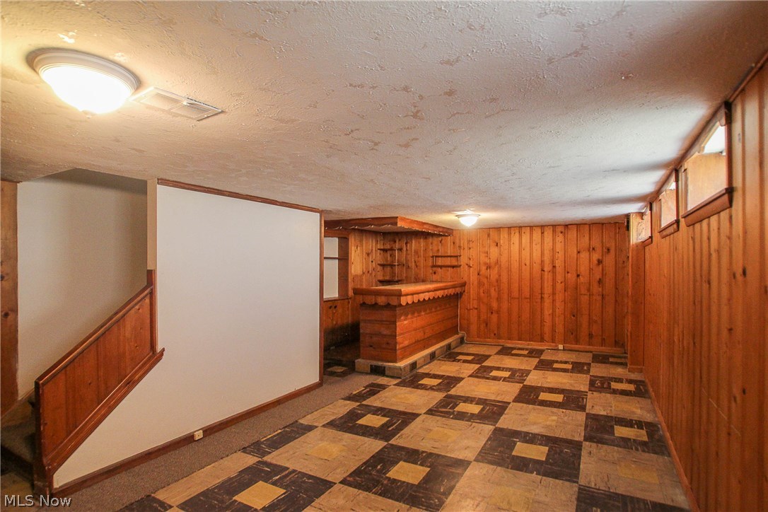 2049 South Green Road Cleveland, OH 44121 - Photo 11 of 13