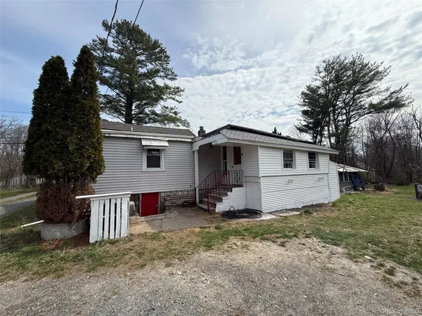 $1,650 | 3463 Highway 52, Pine Bush, NY 12566