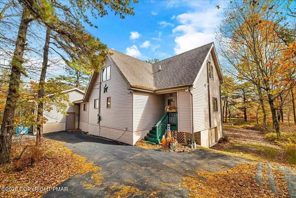 $688,000 | 2208 Mohegan Court, Long Pond, PA 18334