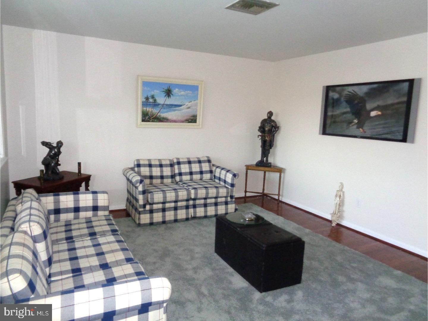 116 Moonflower Road Hatboro, PA 19040 - Photo 19 of 22 Living Room