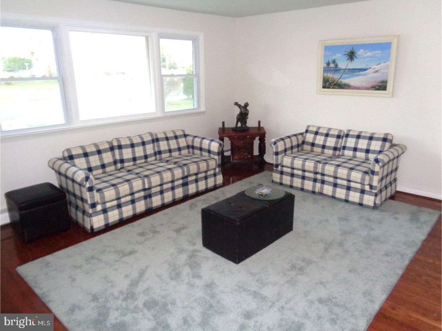 116 Moonflower Road Hatboro, PA 19040 - Photo 6 of 22 Living Room