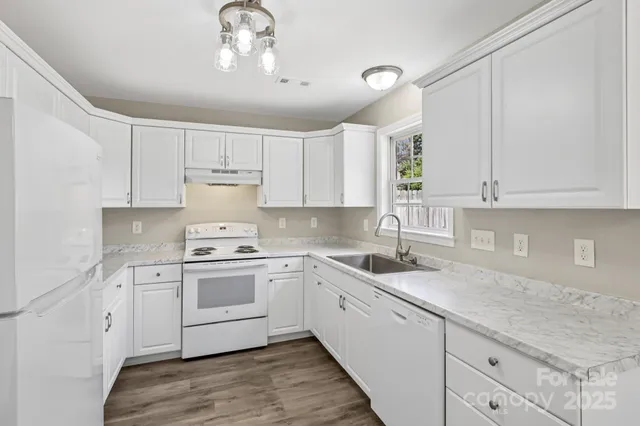 $300,000 | 1827 Piper's Ridge Circle Northwest, Conover, NC 28613