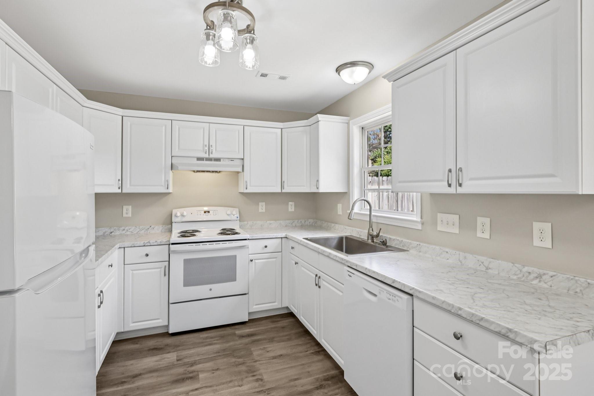 1827 Piper's Ridge Circle Northwest Conover, NC 28613 - Photo 13 of 29 Gallery Image 13