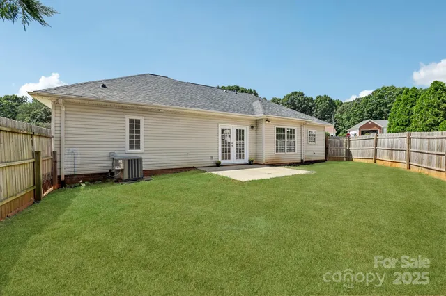 $300,000 | 1827 Piper's Ridge Circle Northwest, Conover, NC 28613