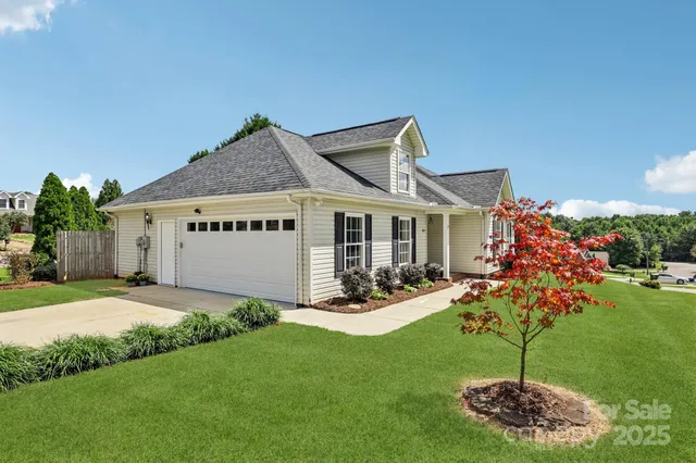 $300,000 | 1827 Piper's Ridge Circle Northwest, Conover, NC 28613