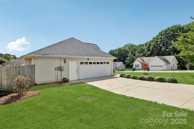 $300,000 | 1827 Piper's Ridge Circle Northwest, Conover, NC 28613