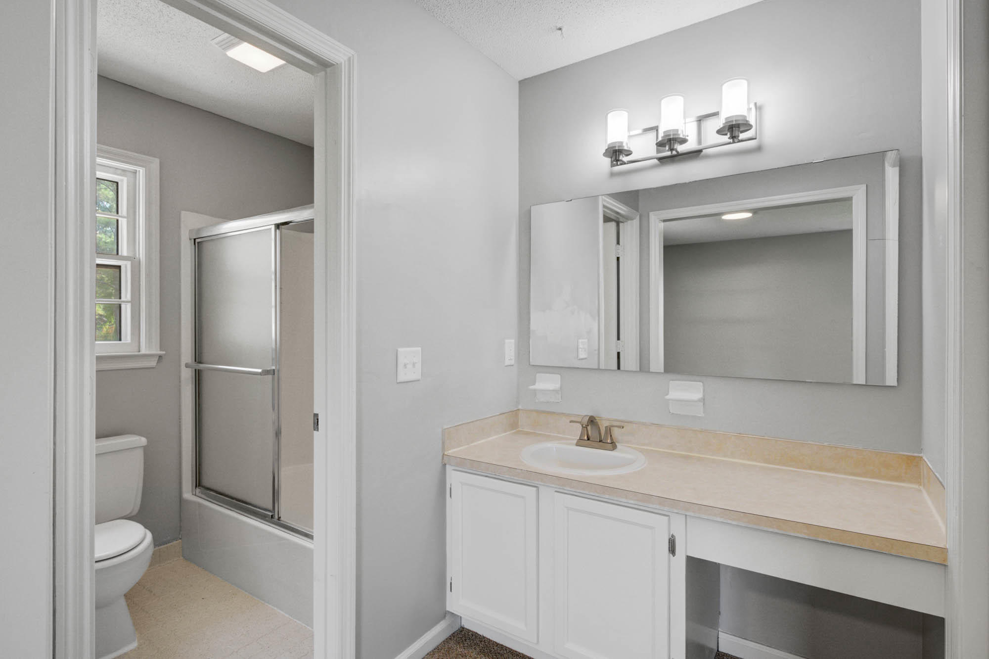 8176 Wainwright Road North Charleston, SC 29406 - Photo 18 of 24 CalSiglerPhotography-8176WainWright (21)