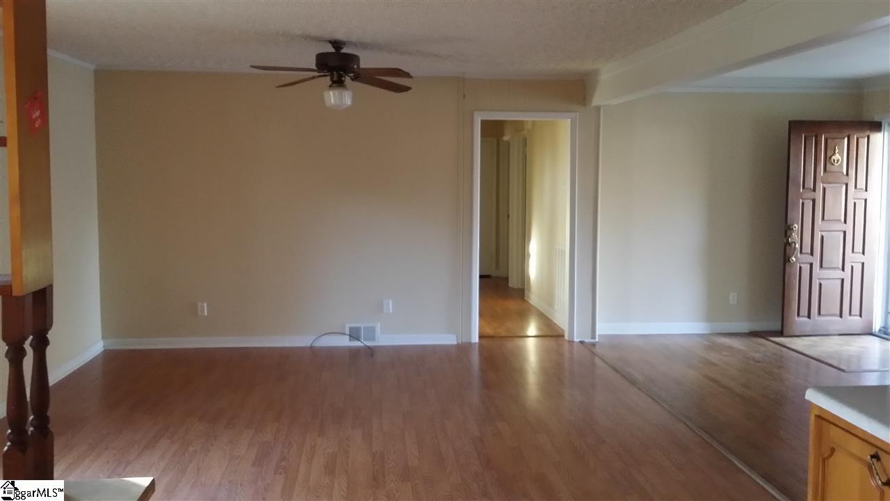 111 Poplar Drive Greer, SC 29651 - Photo 2 of 21
