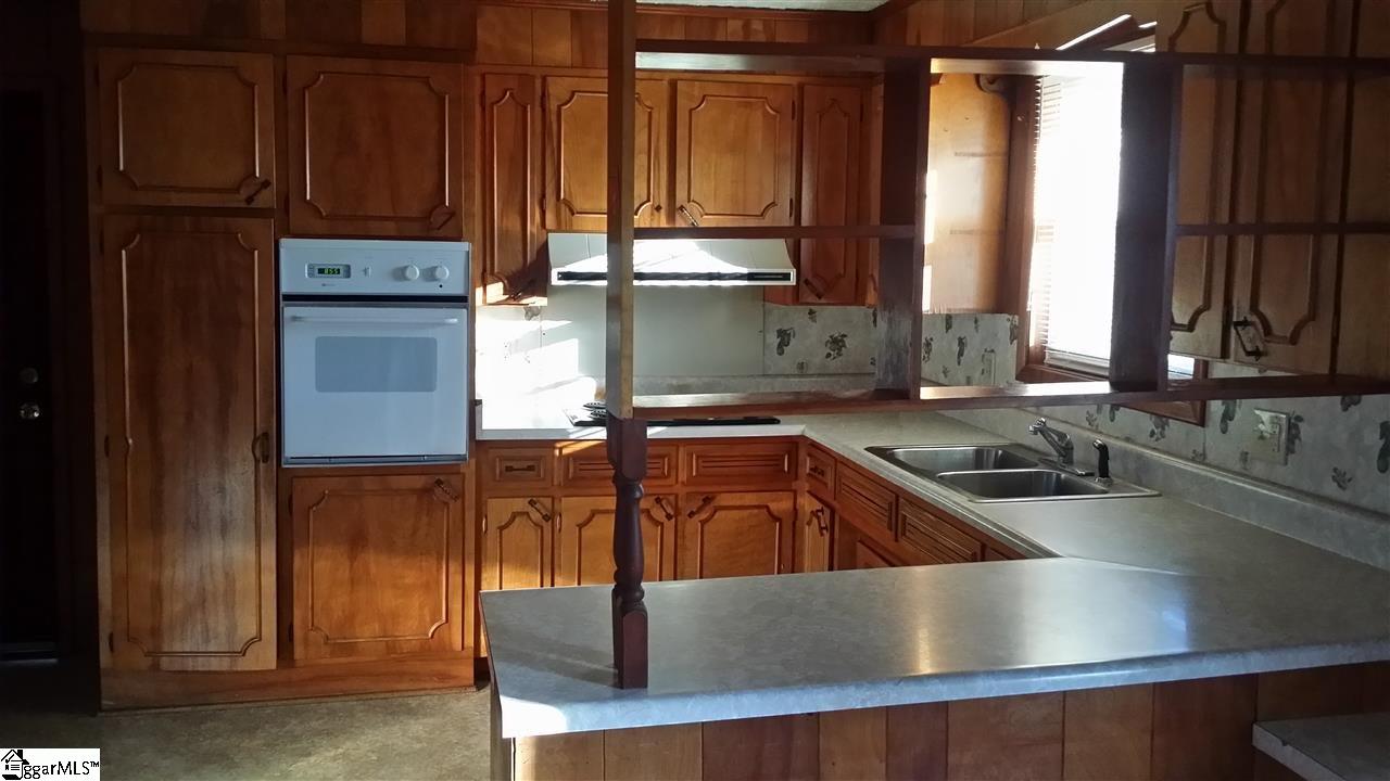 111 Poplar Drive Greer, SC 29651 - Photo 5 of 21