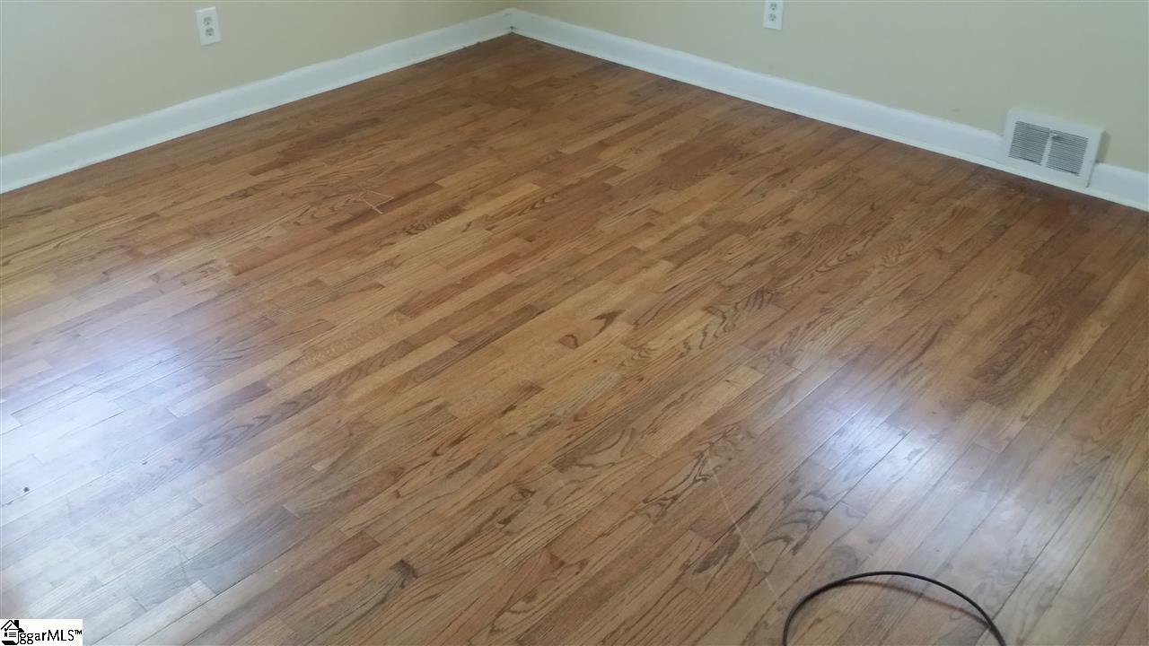 111 Poplar Drive Greer, SC 29651 - Photo 9 of 21