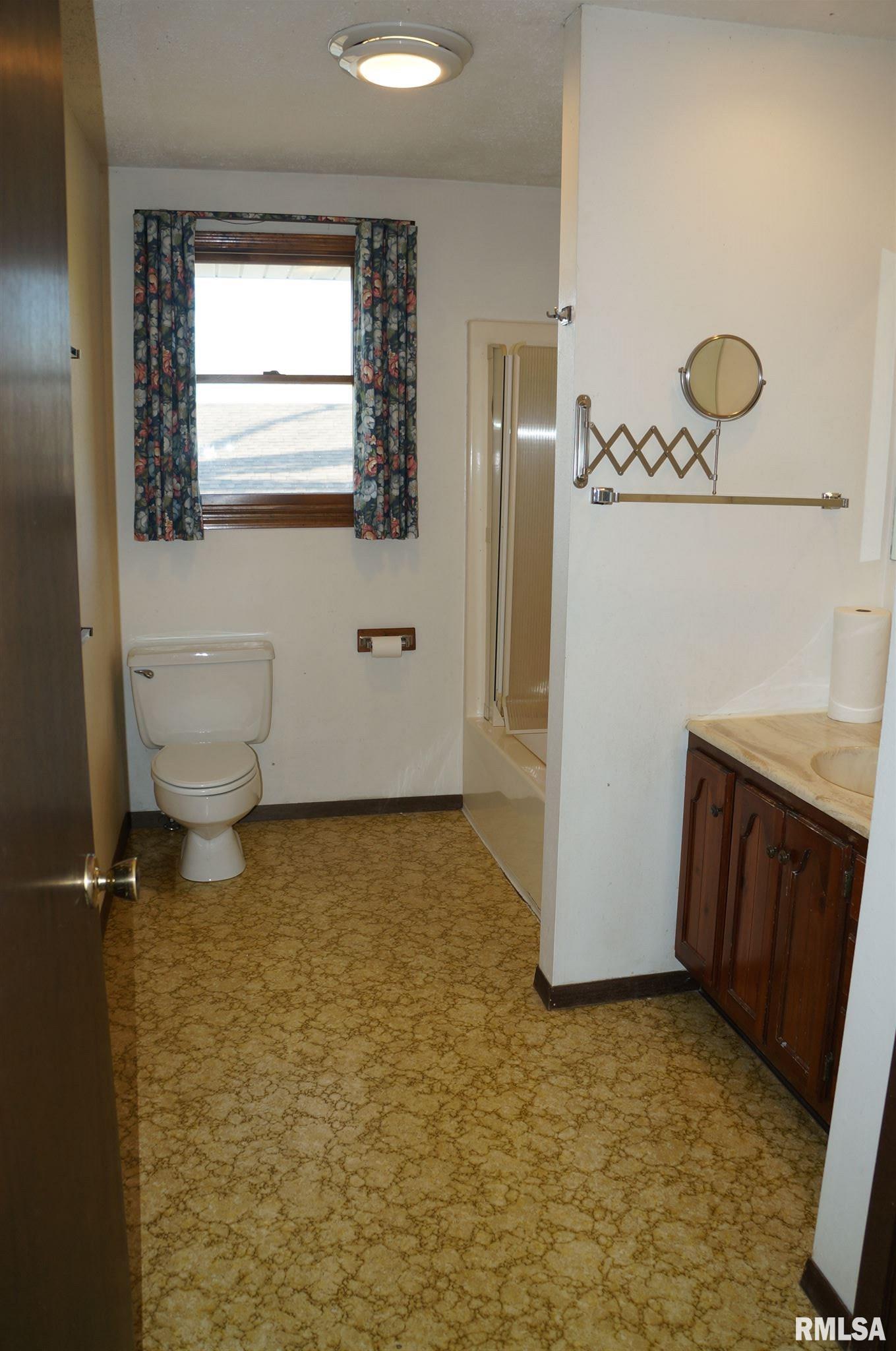 13997 Frazee Road Divernon, IL 62530 - Photo 16 of 39
